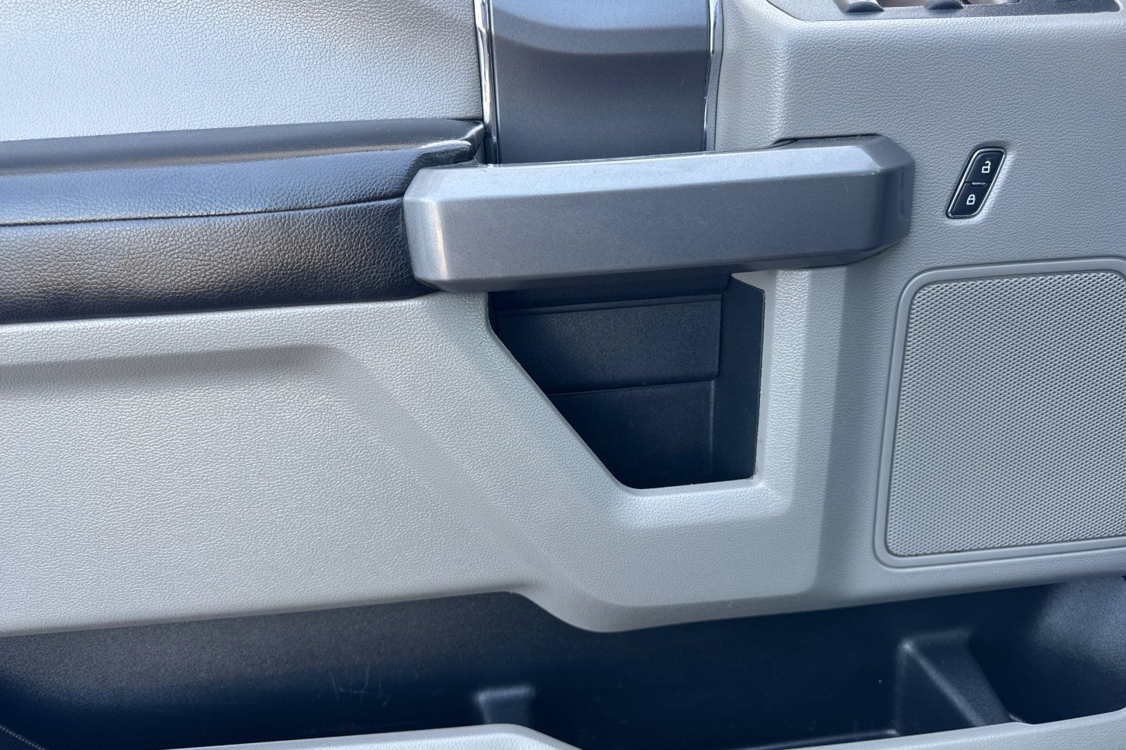 2019 Ford F-150 XLT - Photo 12