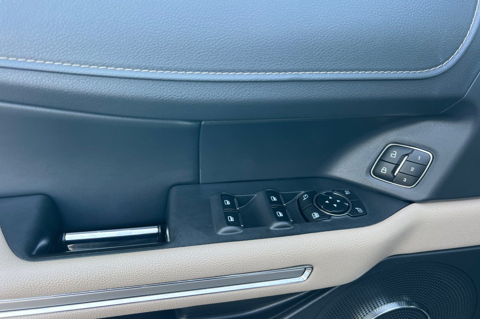 2024 Ford Expedition Limited - Photo 12