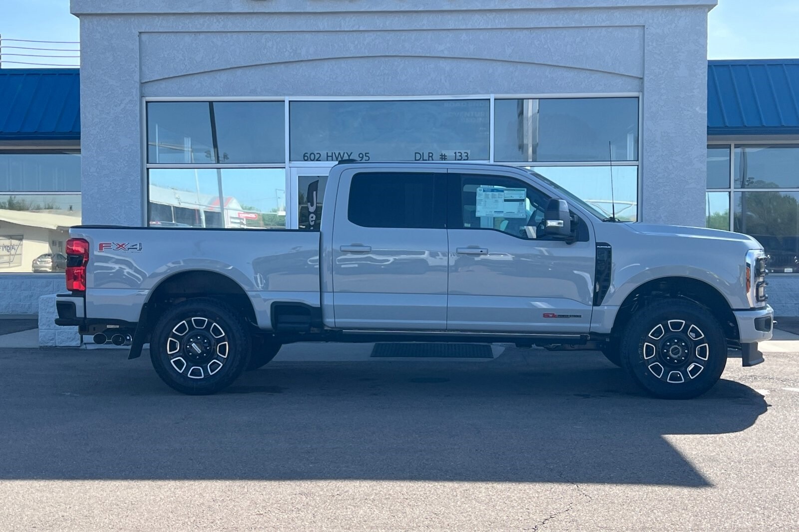 2025 Ford F-350 Platinum photo 4