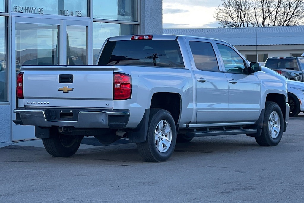 2018 Chevrolet Silverado 1500 LT photo 3