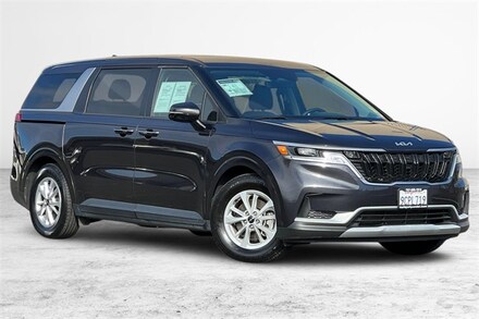 2023 Kia Carnival LX Minivan/Van