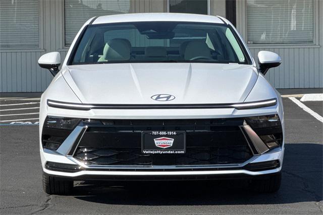 2026 Hyundai Sonata SEL Sport photo 2