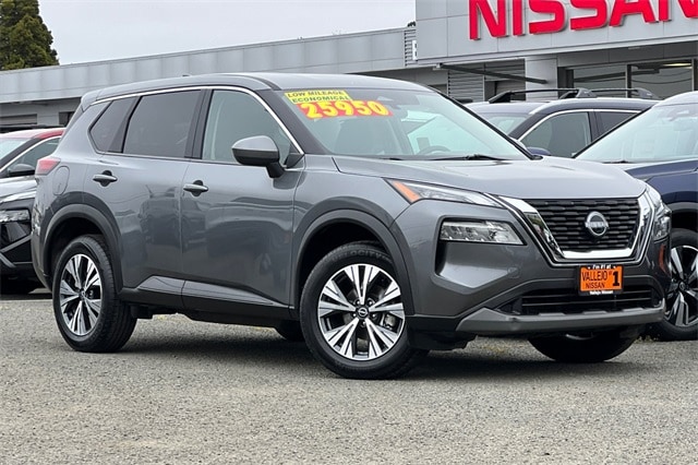 2023 Nissan Rogue SV's photo