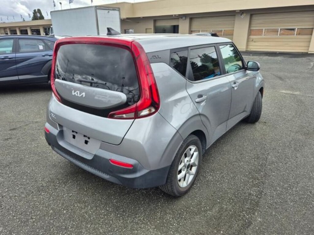 Used 2022 Kia Soul LX Hatchback