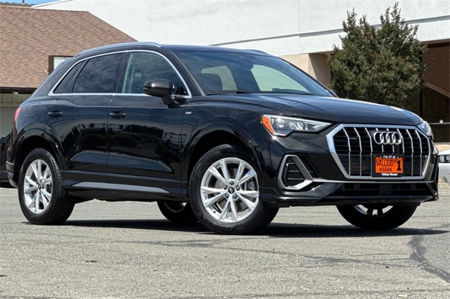 2022 Audi Q3 Premium