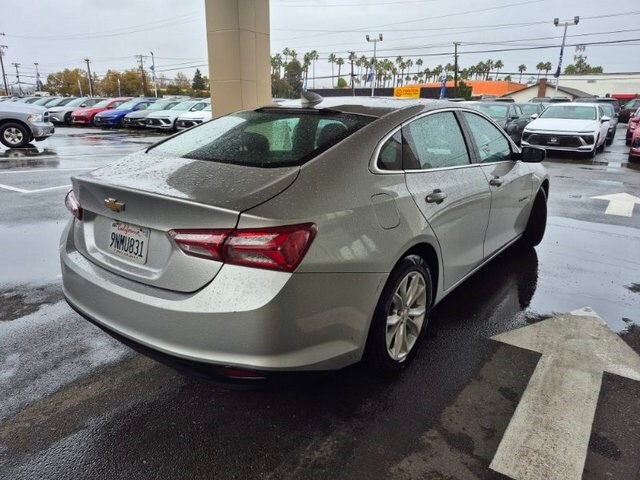 2022 Chevrolet Malibu 1LT photo 2