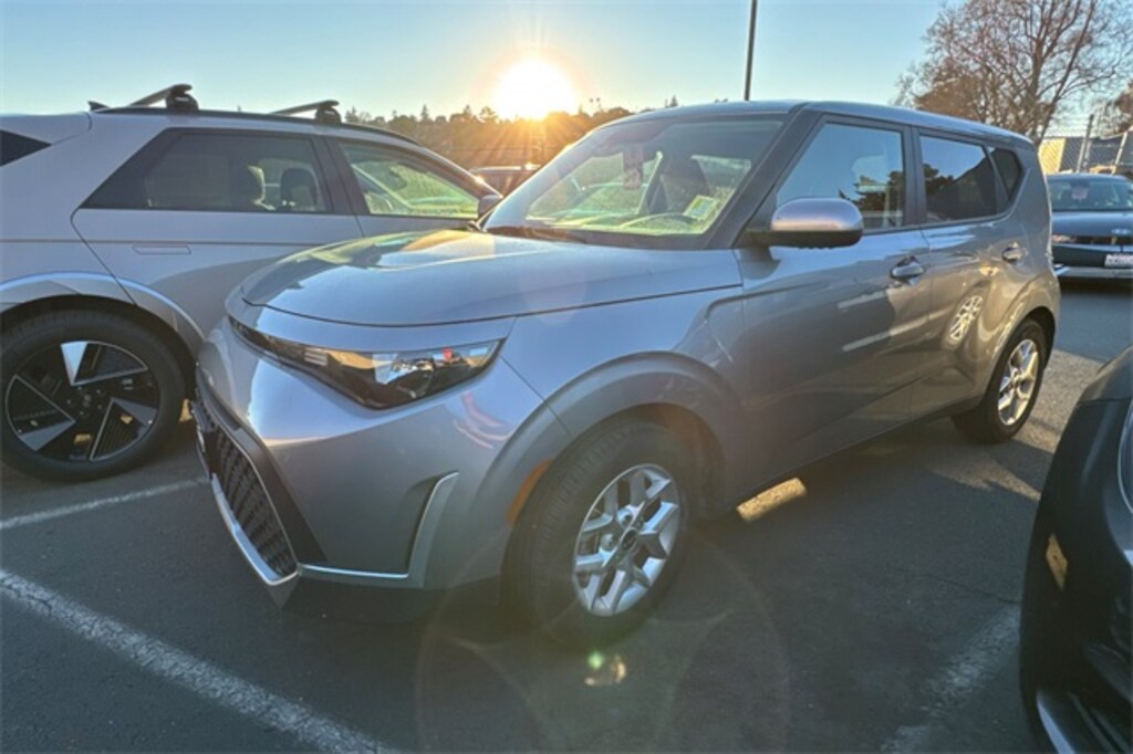 Used 2024 Kia Soul LX Hatchback