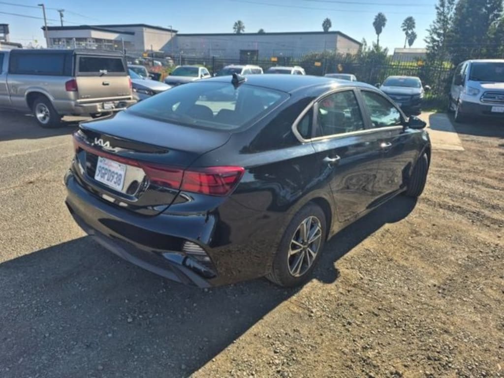 Used 2023 Kia Forte LXS Sedan
