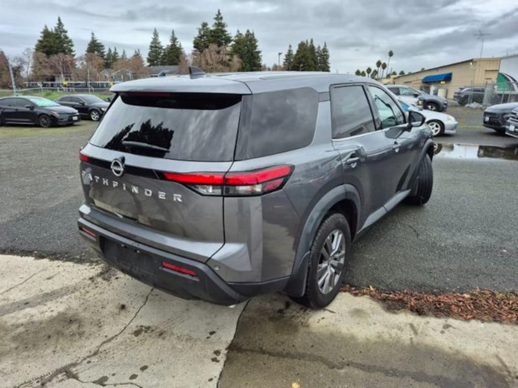 Used 2025 Nissan Pathfinder S SUV