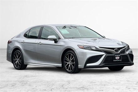2022 Toyota Camry SE Sedan