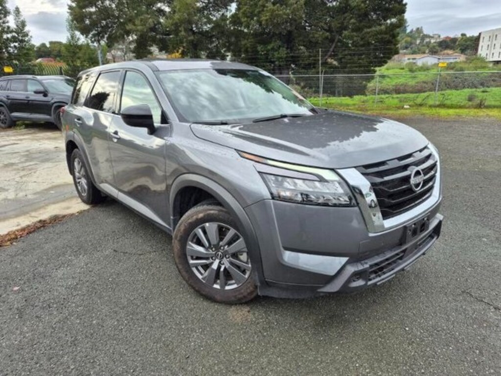 Used 2025 Nissan Pathfinder S SUV
