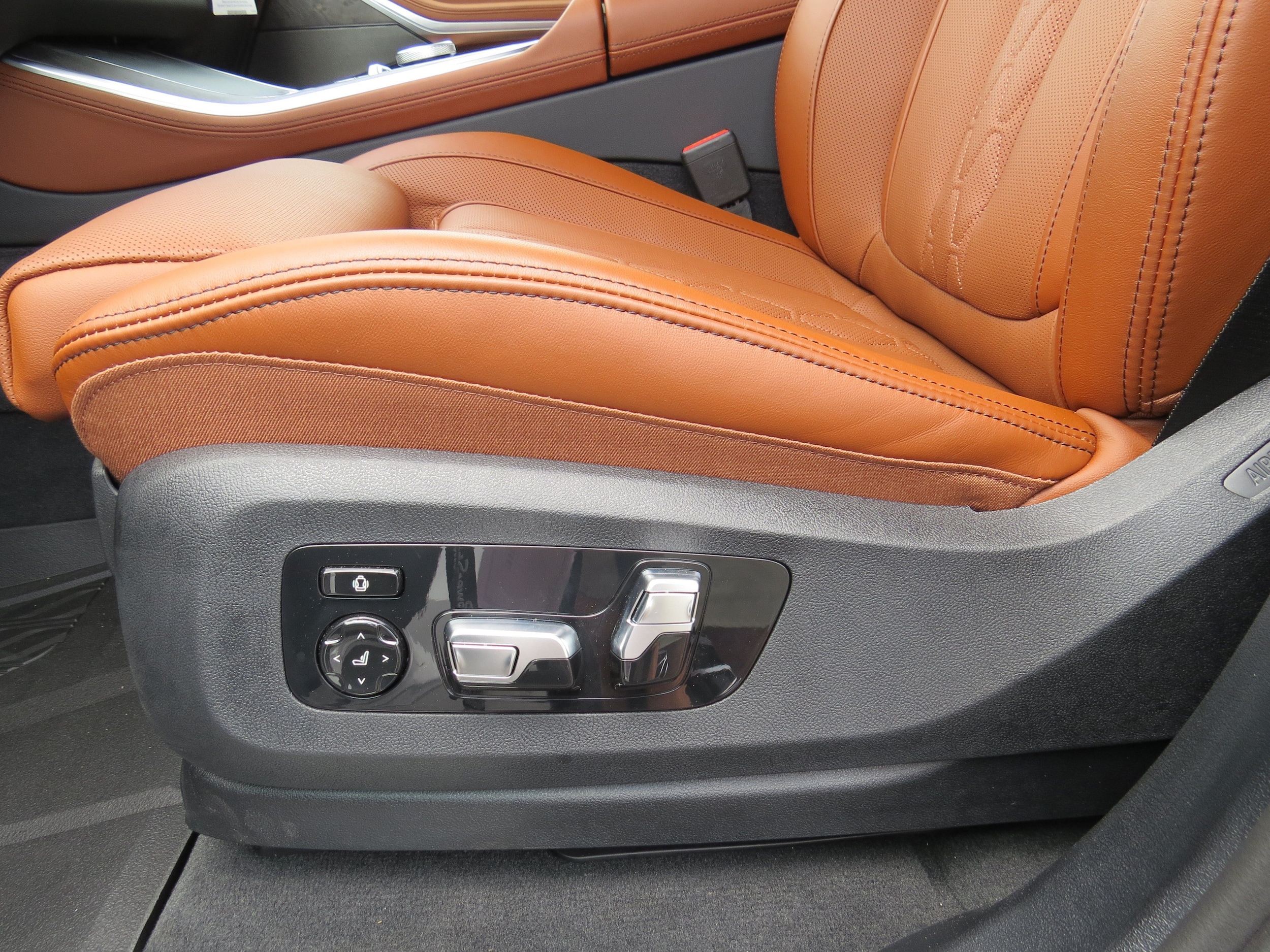 2026 BMW X5 M60i - Photo 13