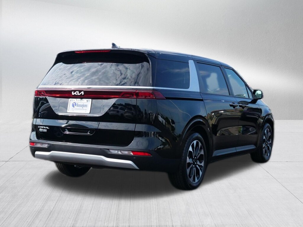 Used 2024 Kia Carnival EX MPV