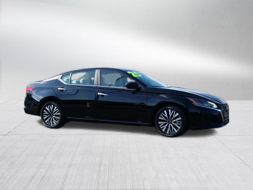 Used 2025 Nissan Altima SV Sedan