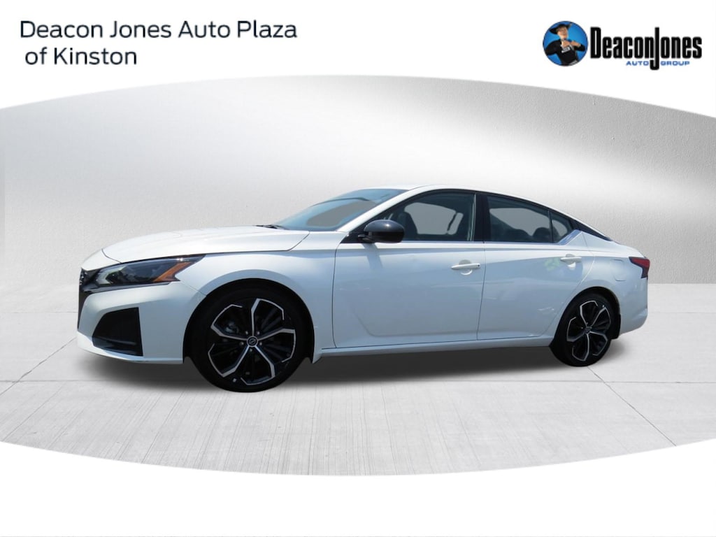 Used 2024 Nissan Altima 2.5 SR Sedan