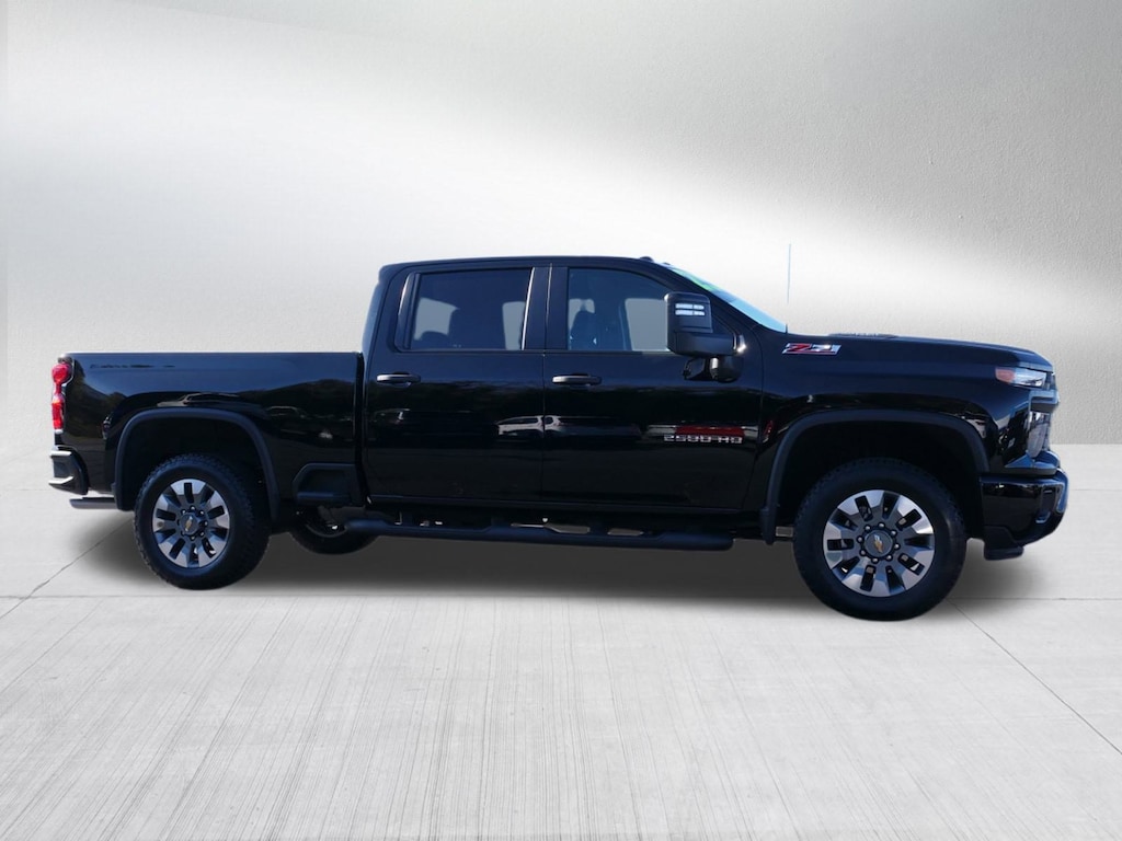 Used 2025 Chevrolet Silverado 2500 HD Custom Truck Crew Cab