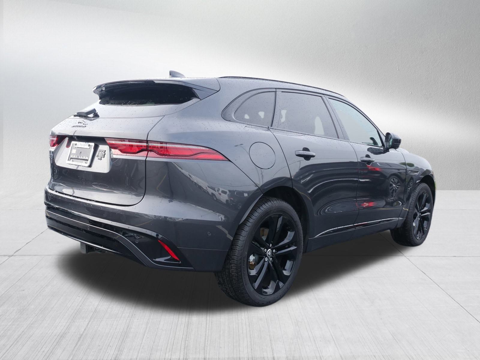 2025 Jaguar F-PACE P250 R-Dynamic S photo 3