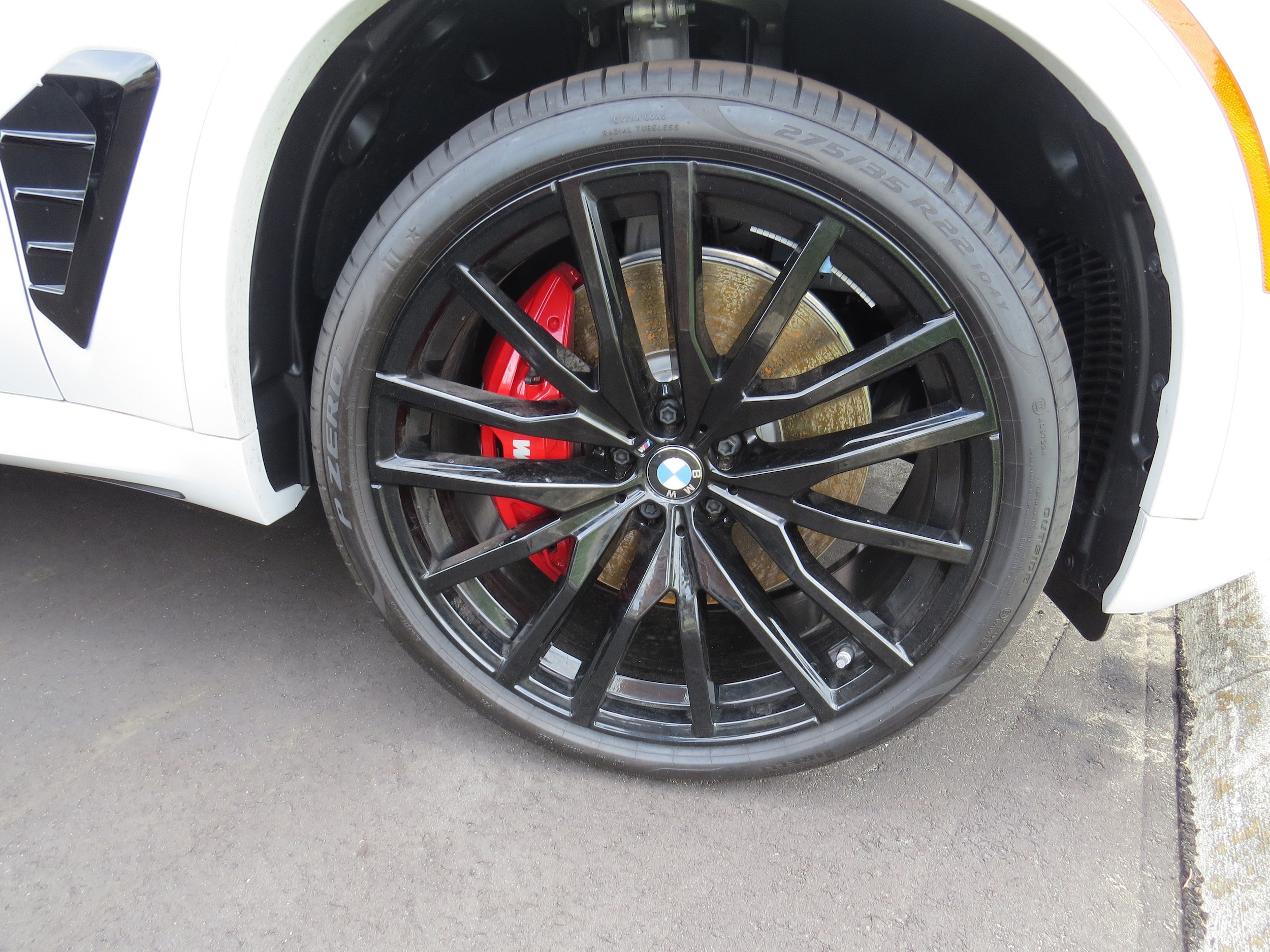 2026 BMW X5 M60i - Photo 8