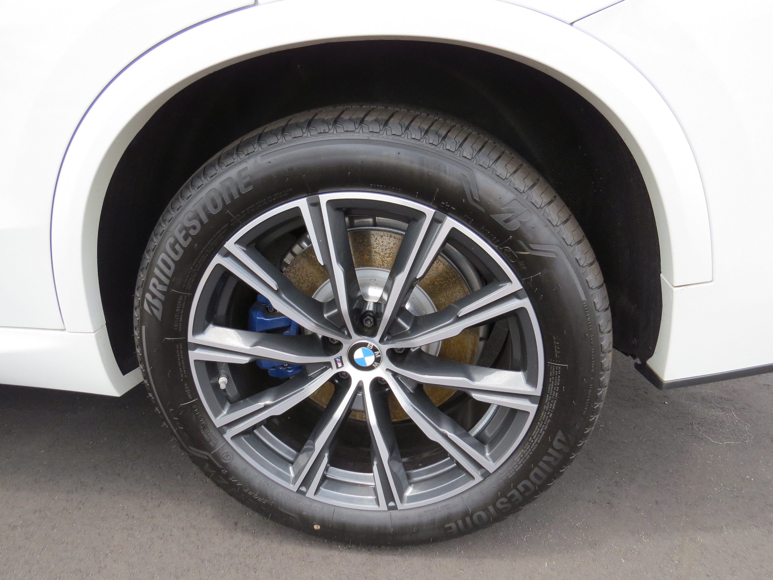 2026 BMW X5 M60i - Photo 9