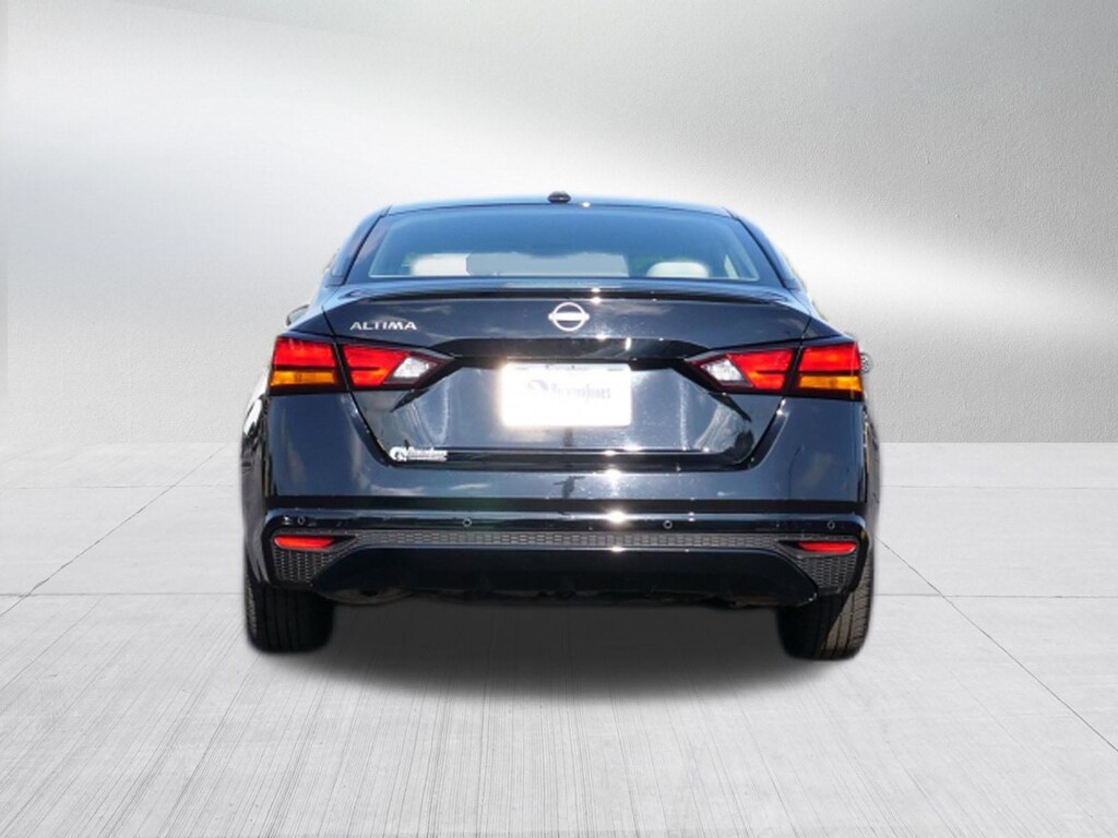 Used 2025 Nissan Altima SV Sedan