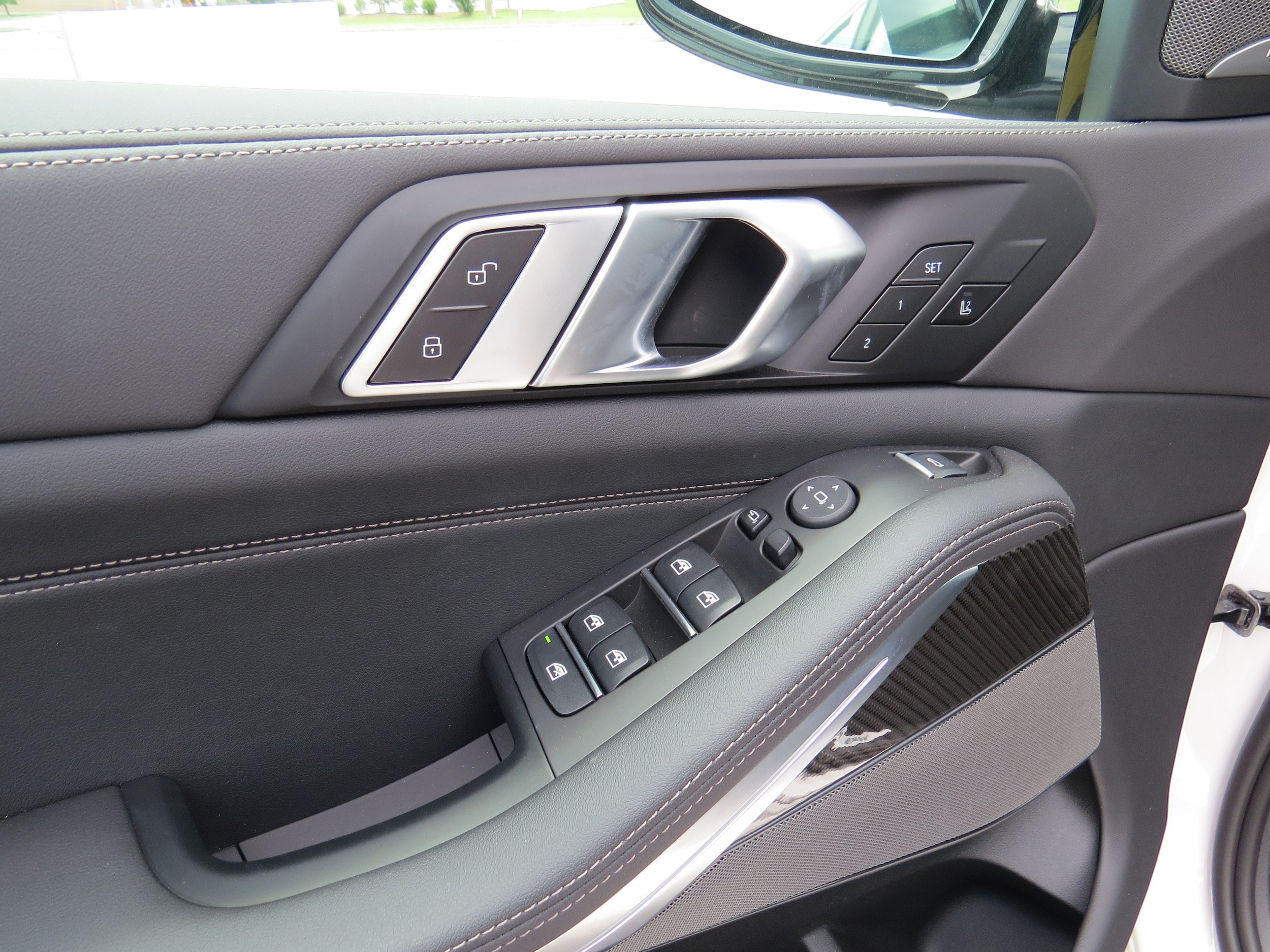 2026 BMW X5 M60i - Photo 15