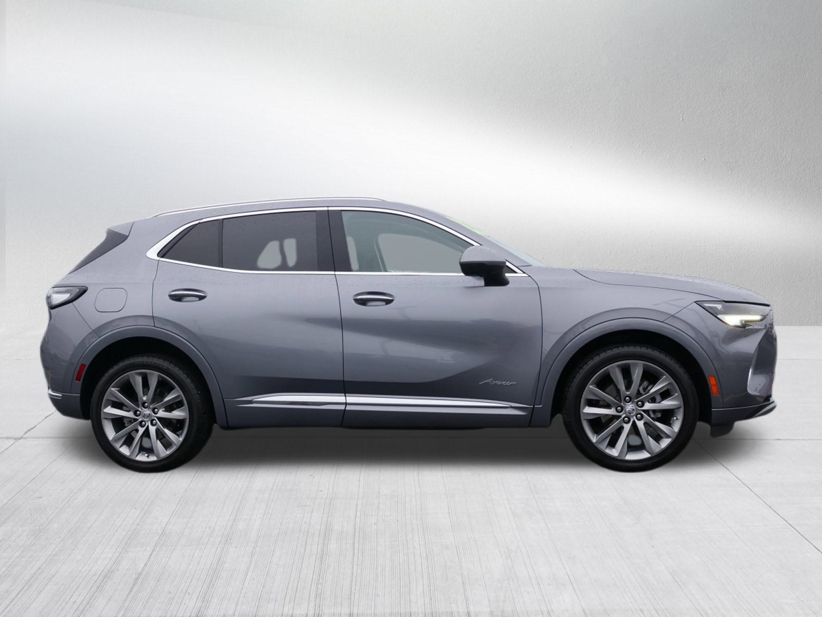 2022 Buick Envision Avenir photo 2