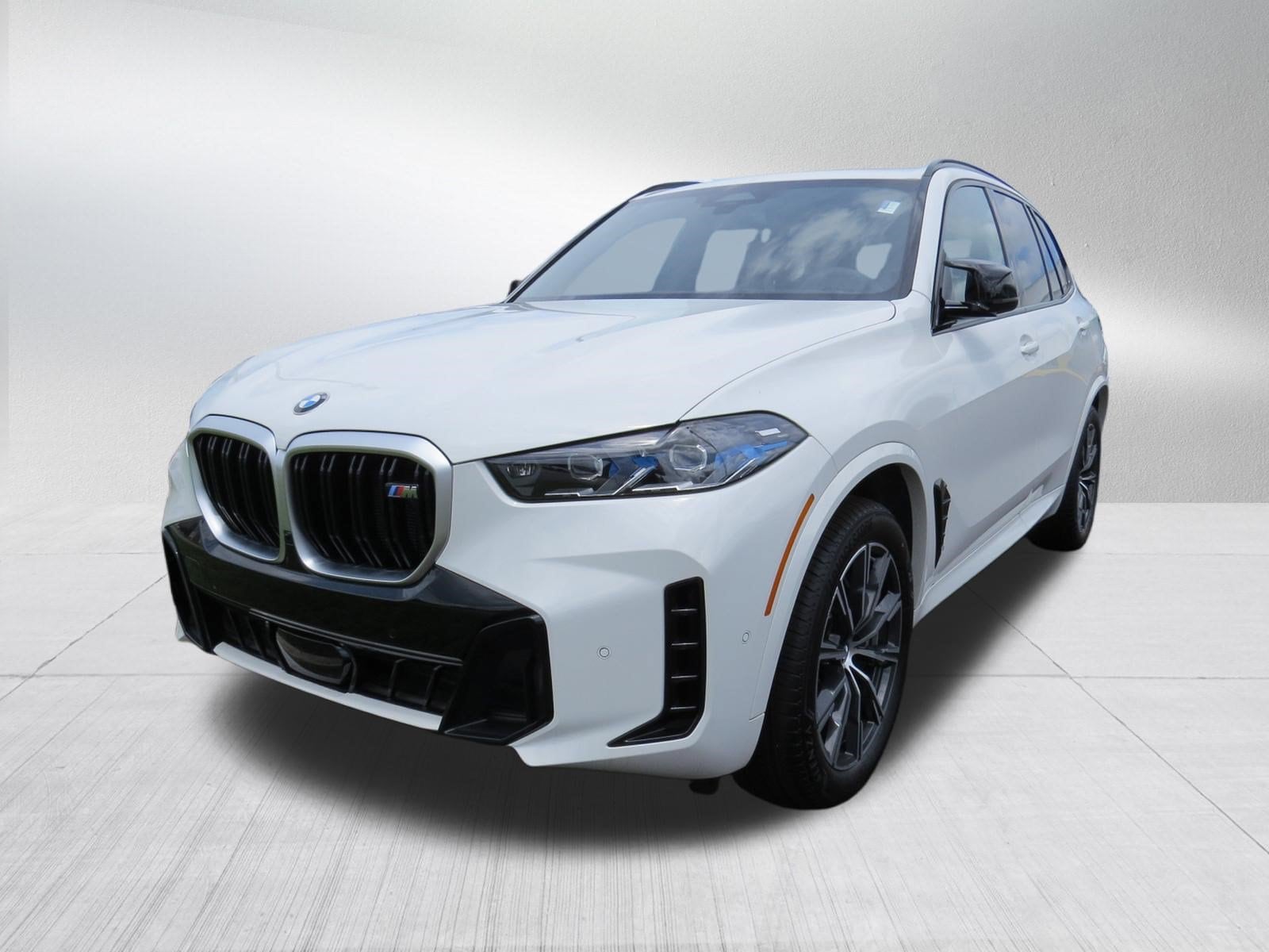 2026 BMW X5 M60i - Photo 4