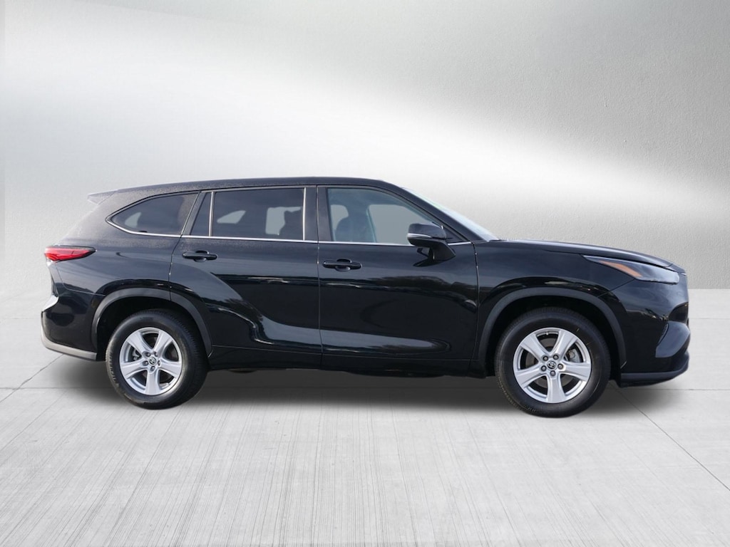 Used 2023 Toyota Highlander SUV