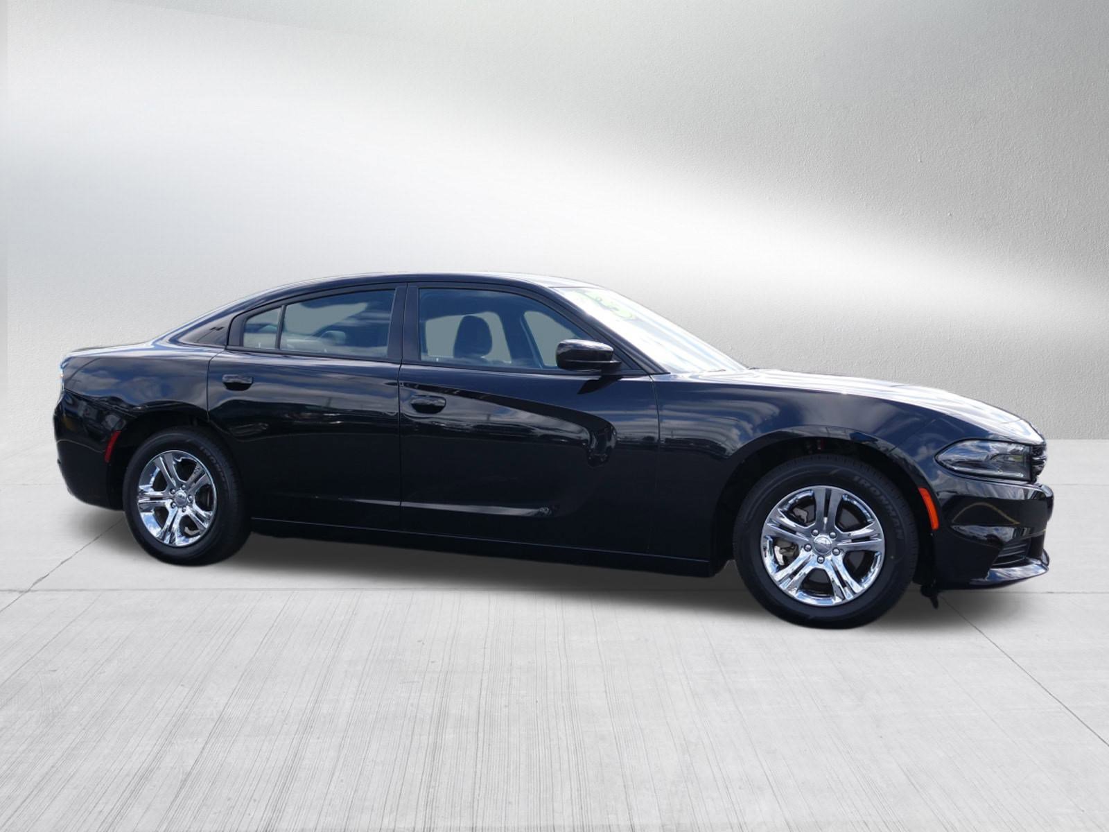 2023 Dodge Charger SXT photo 3