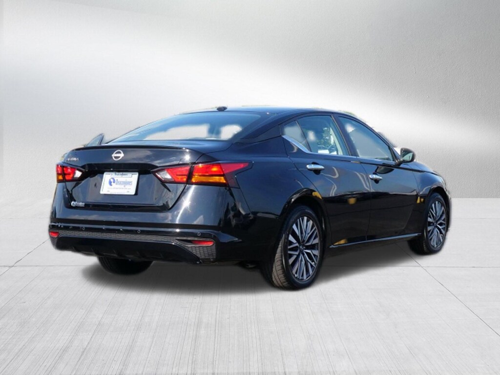 Used 2025 Nissan Altima SV Sedan