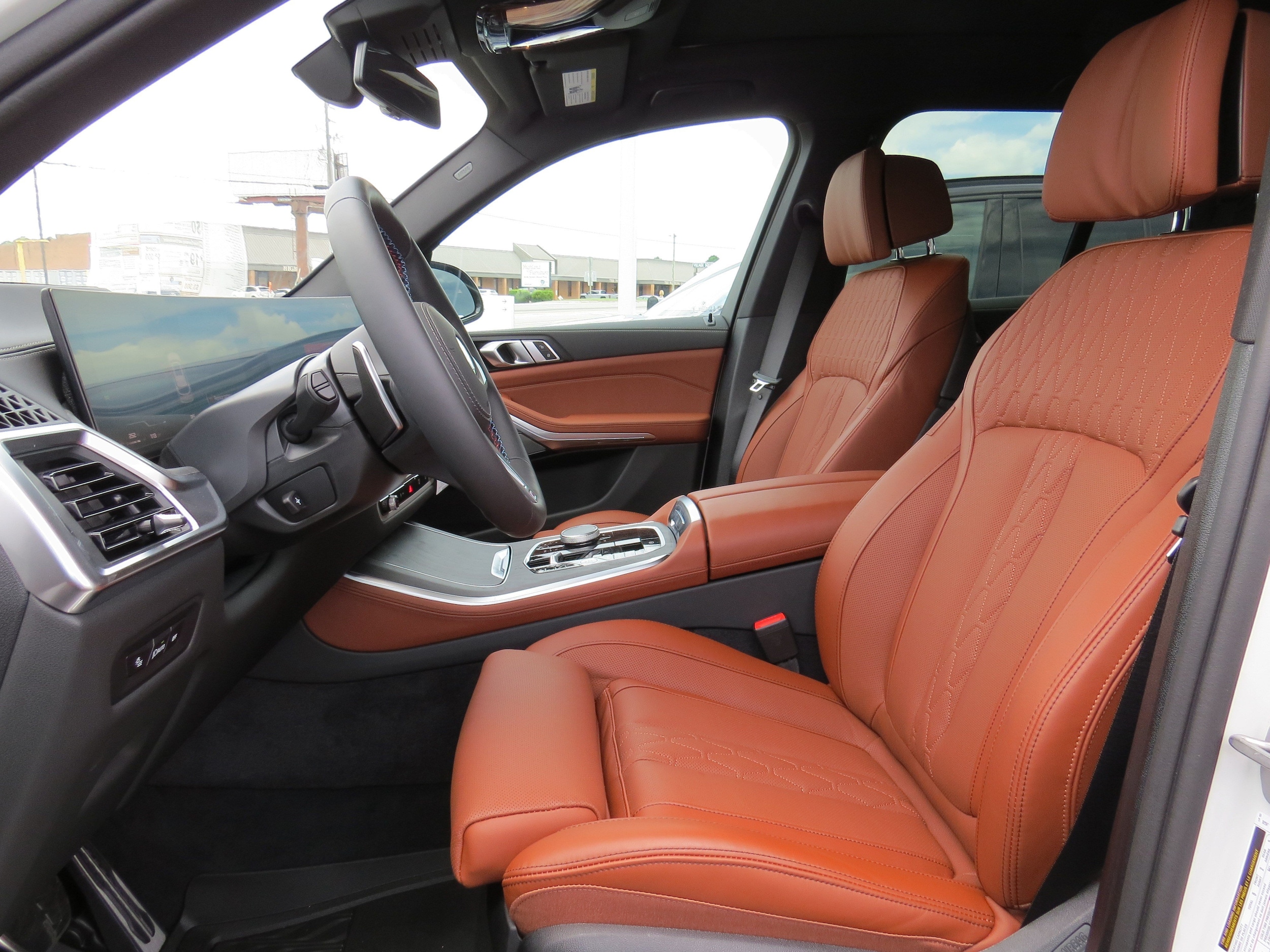 2026 BMW X5 M60i - Photo 12