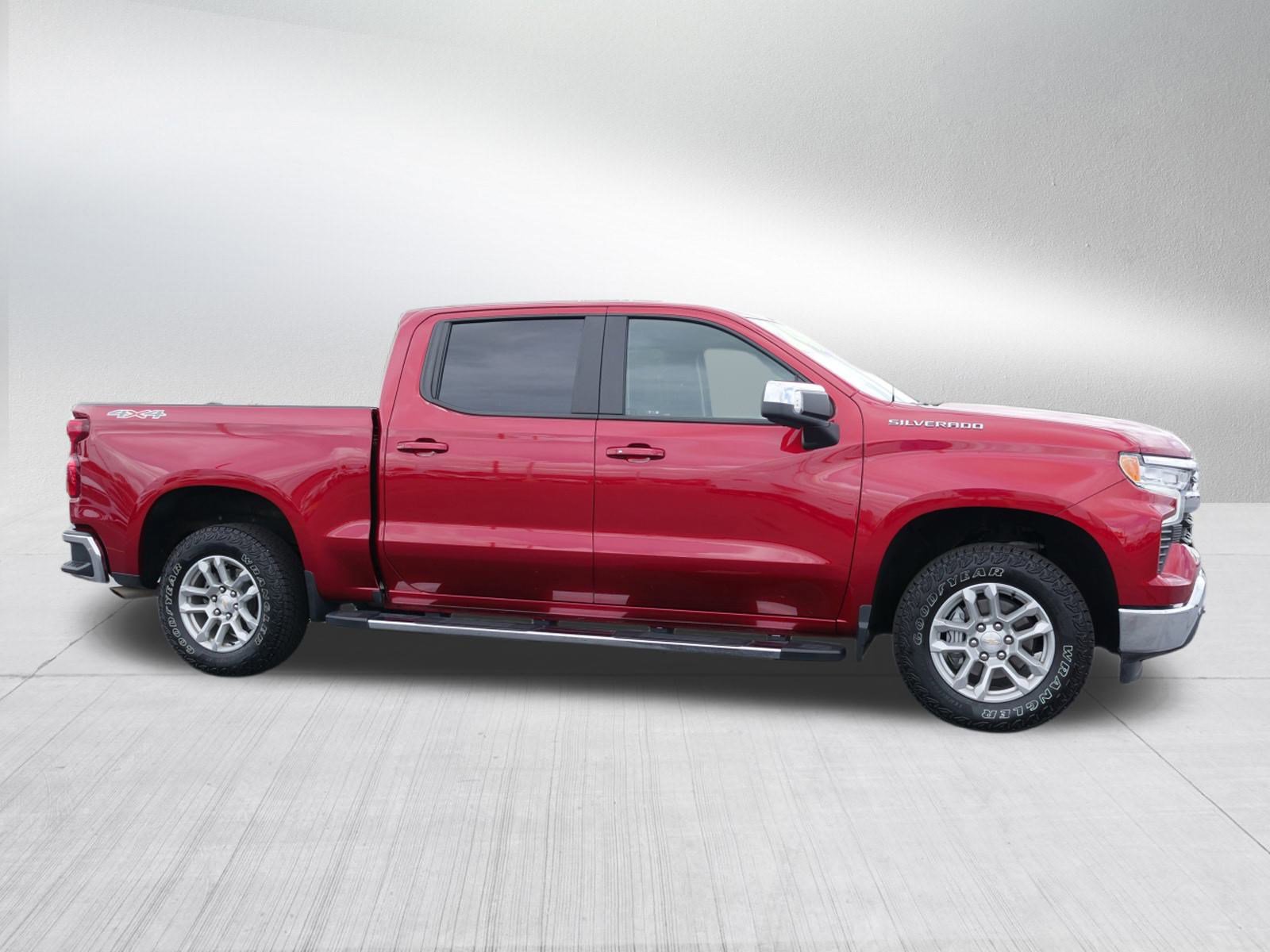 2024 Chevrolet Silverado 1500 LT photo 2