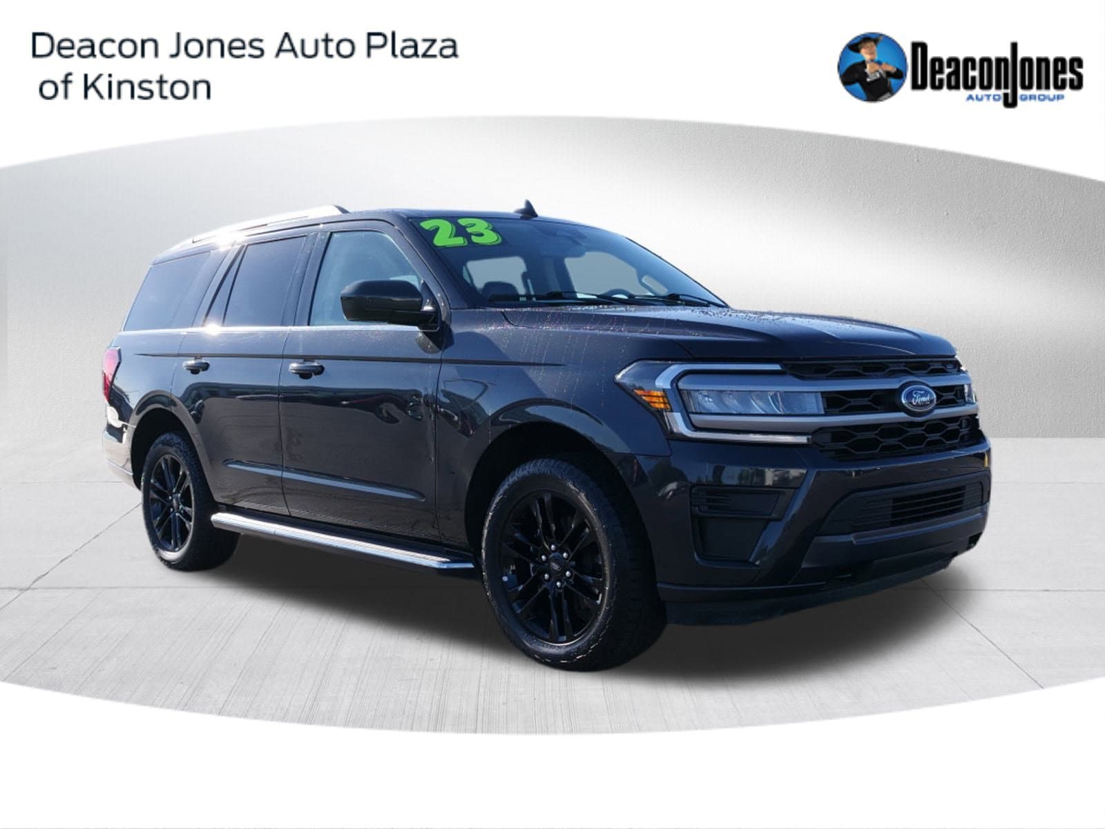 2023 Ford Expedition XLT's photo