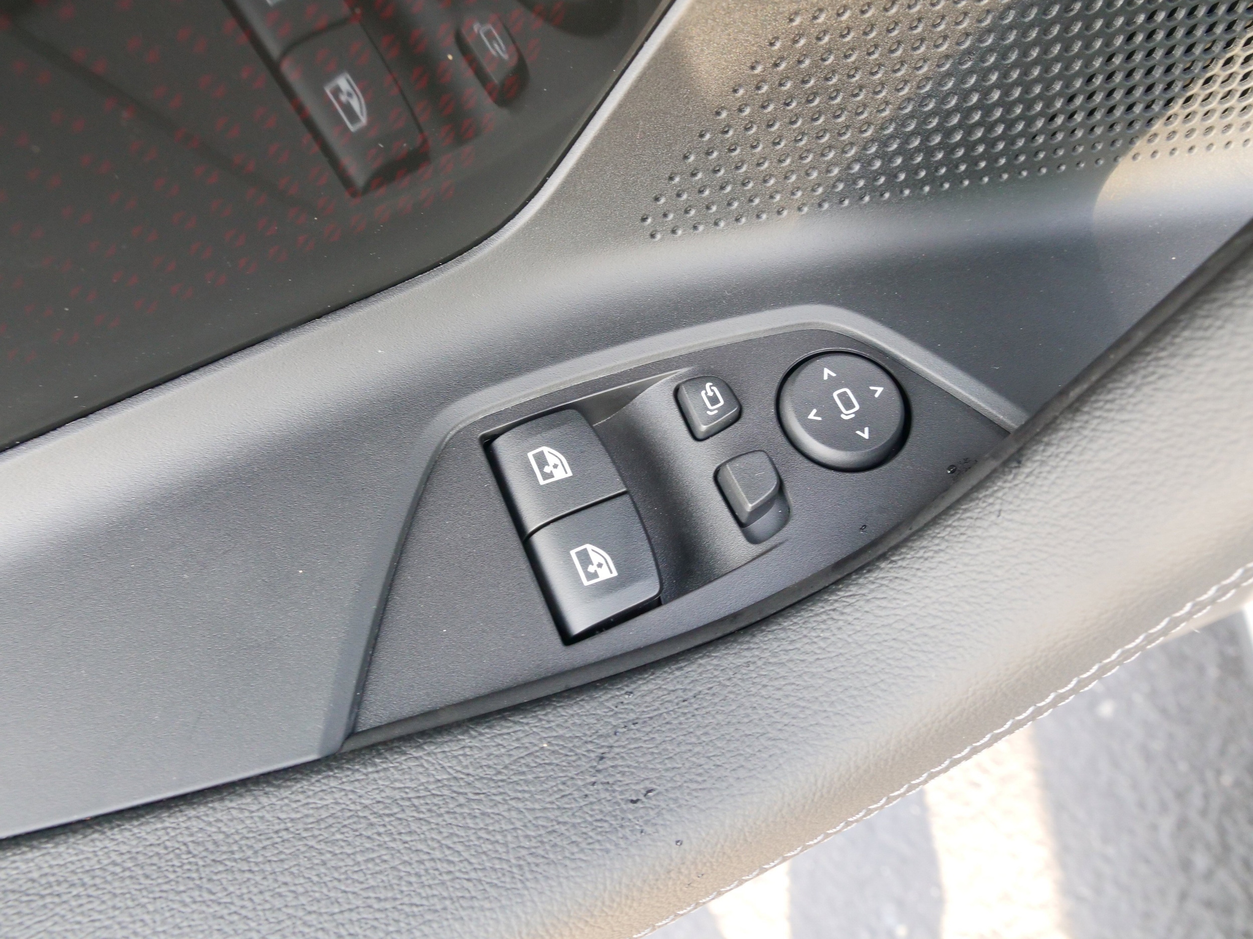 2026 BMW 2 Series 230i - Photo 18