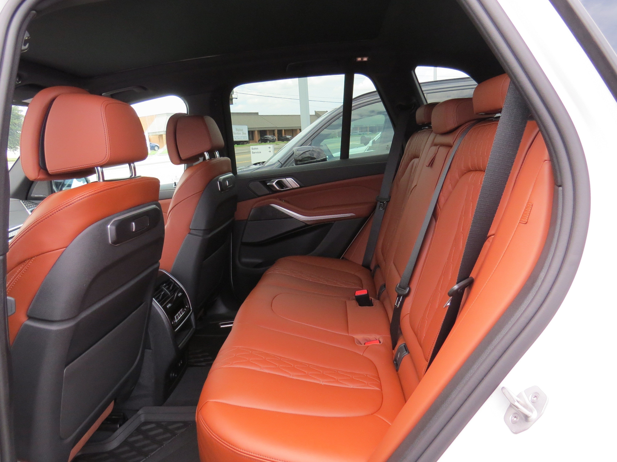 2026 BMW X5 M60i - Photo 10