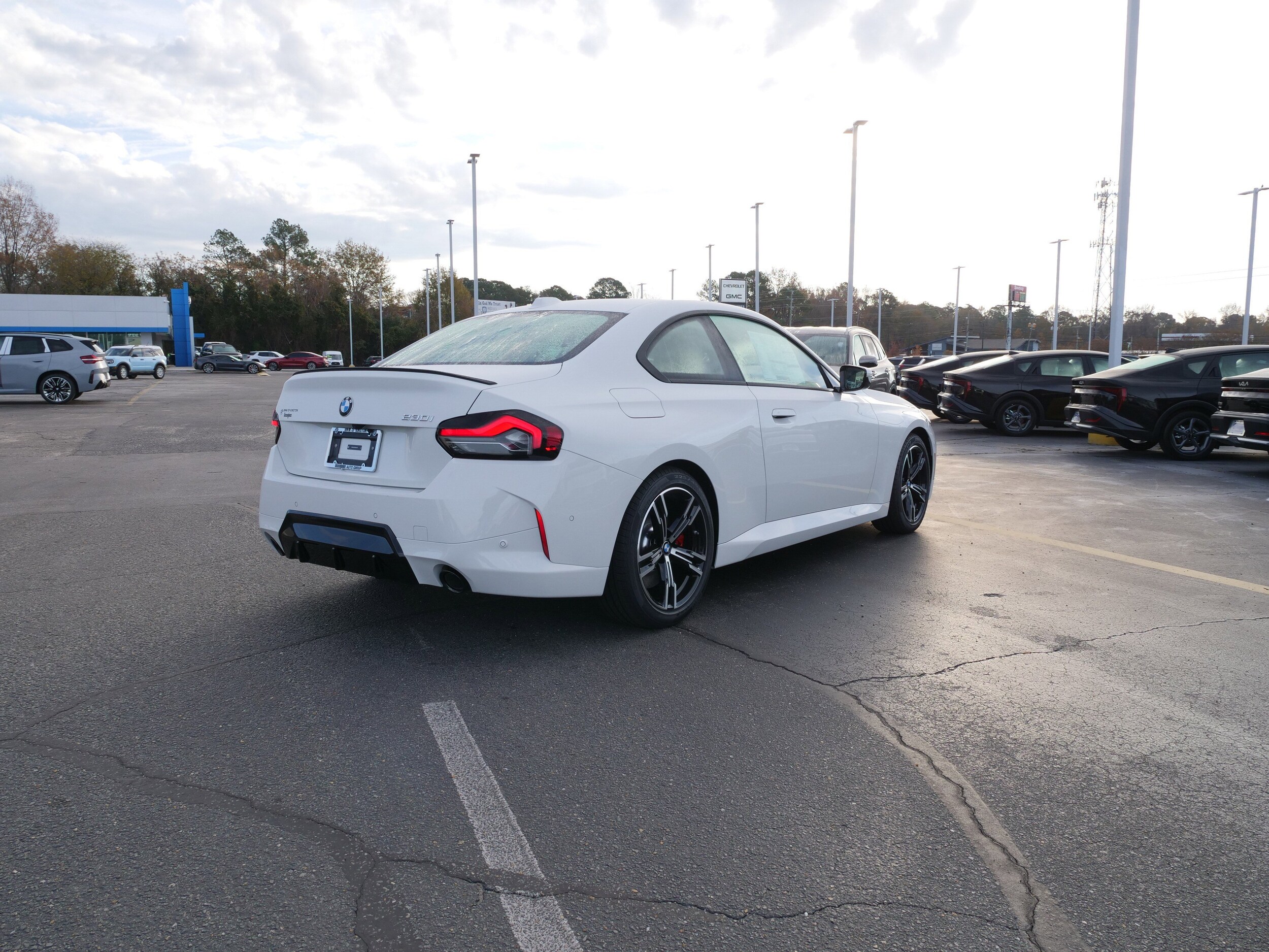 2026 Bmw 230i Coupe photo 3