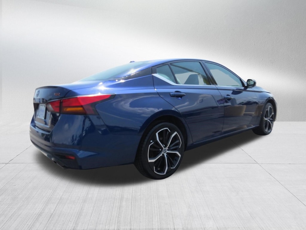 Used 2024 Nissan Altima 2.5 SR Sedan