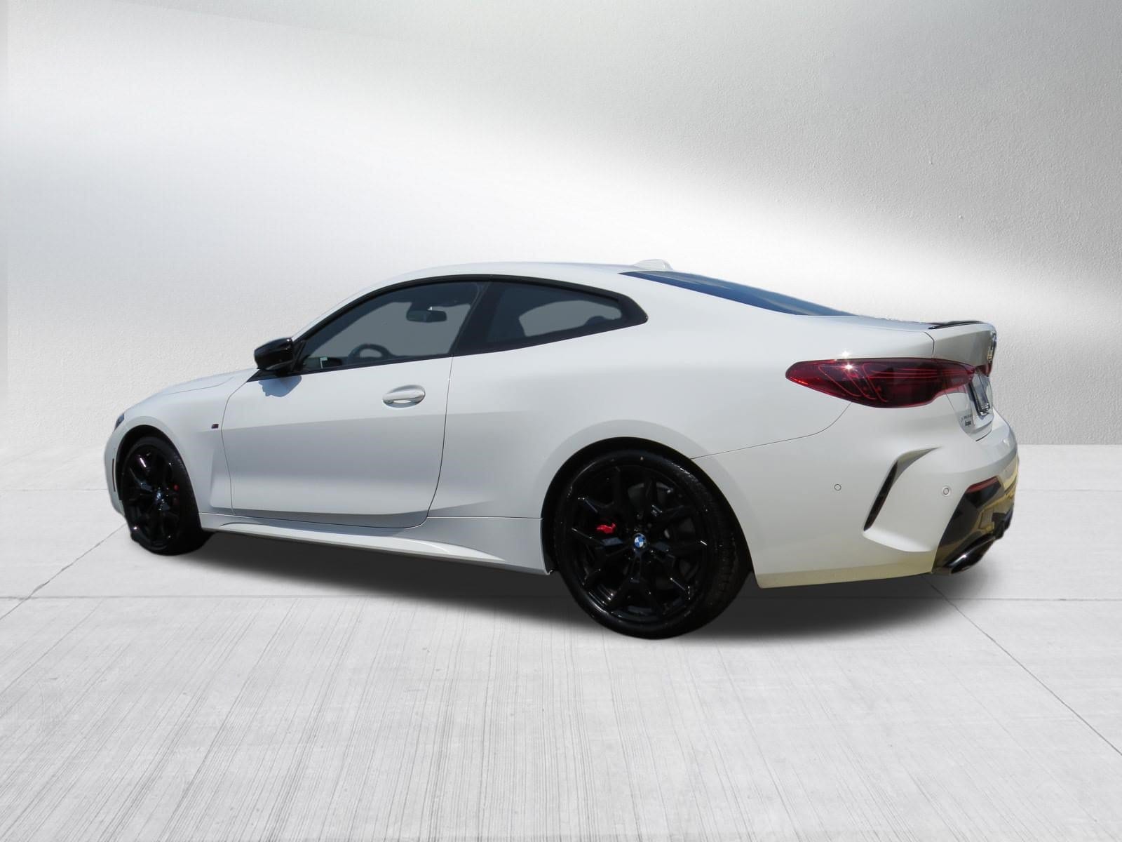 2026 BMW 4 Series M440i - Photo 6