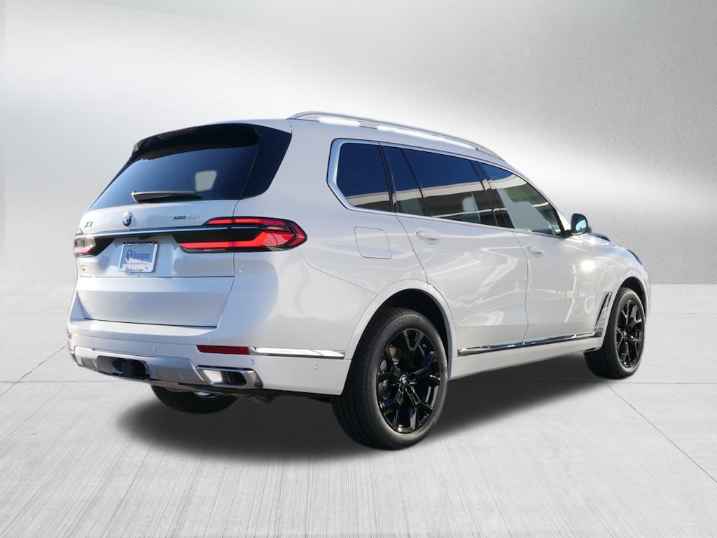 New 2026 BMW X7 xDrive40i SUV