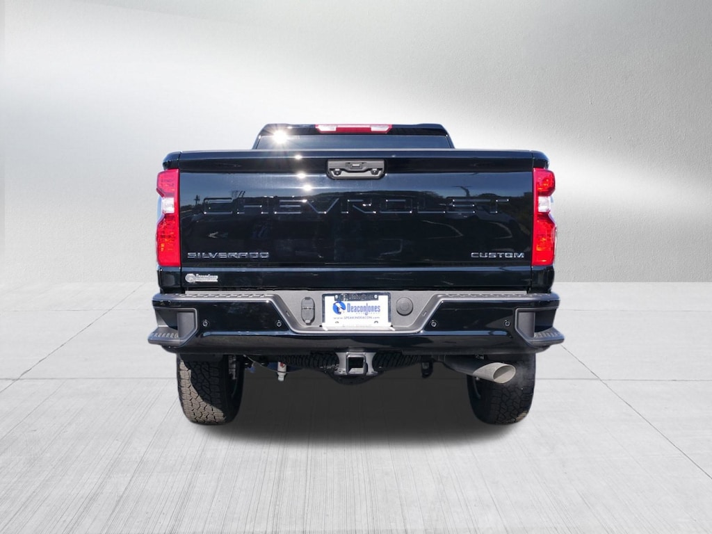 Used 2025 Chevrolet Silverado 2500 HD Custom Truck Crew Cab