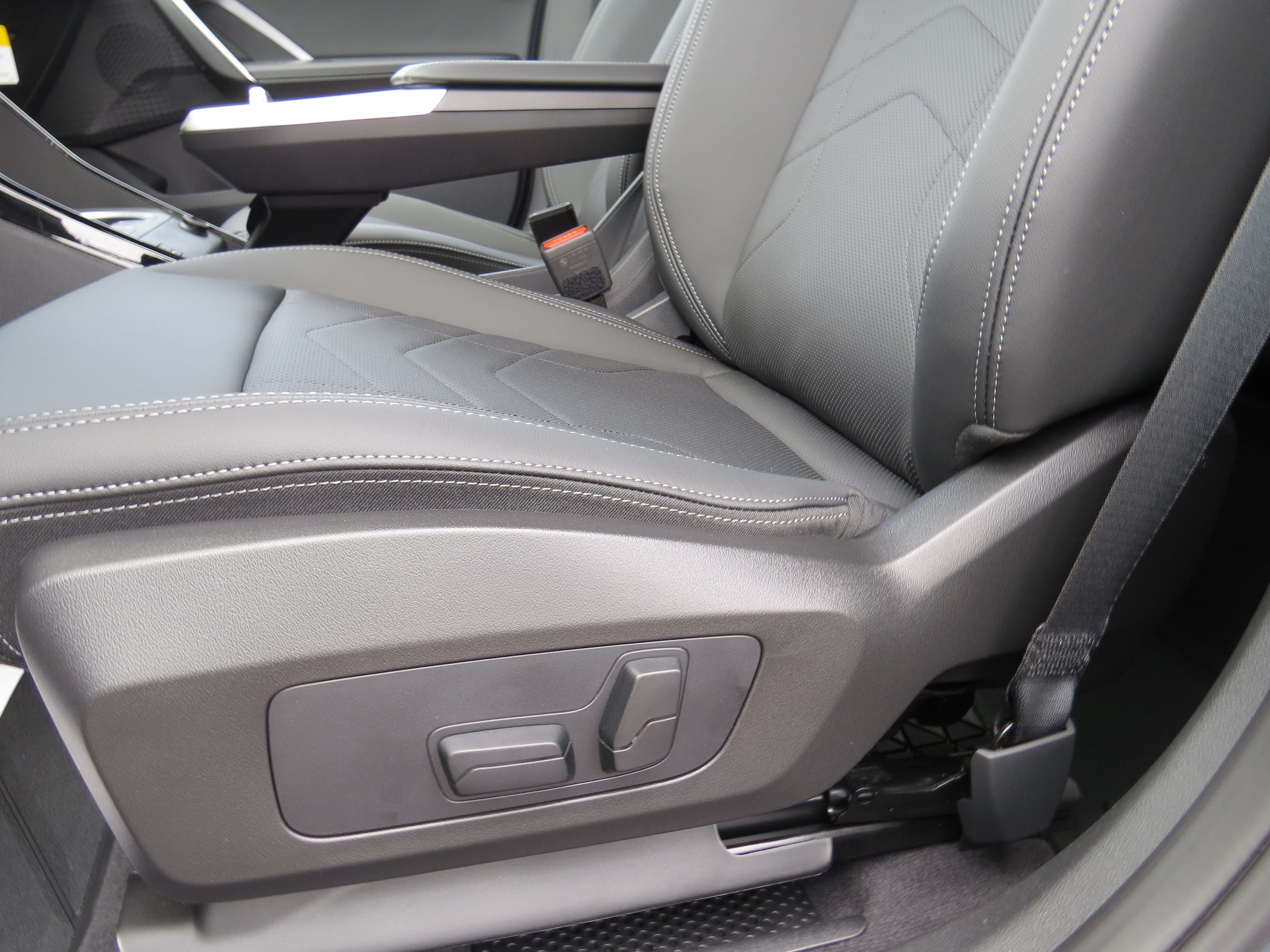 2026 BMW X2 28i - Photo 13