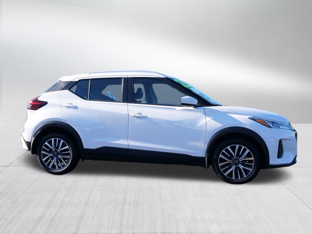 Used 2023 Nissan Kicks SV SUV