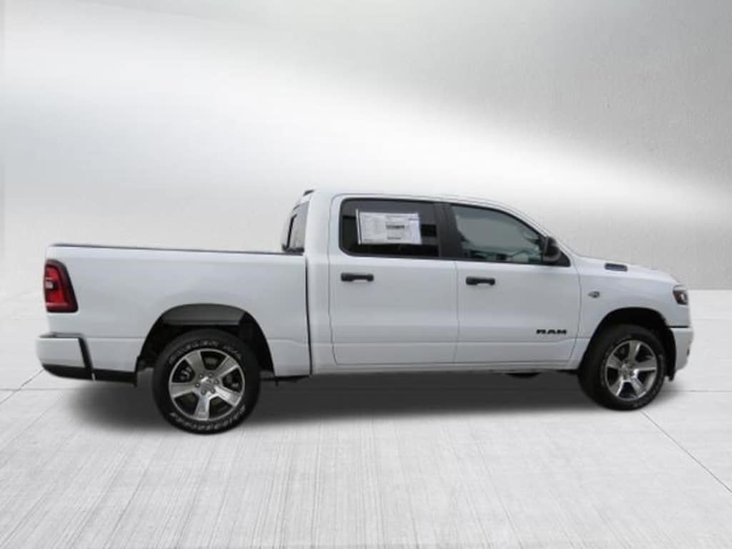 New 2026 Ram 1500 Express Pickup