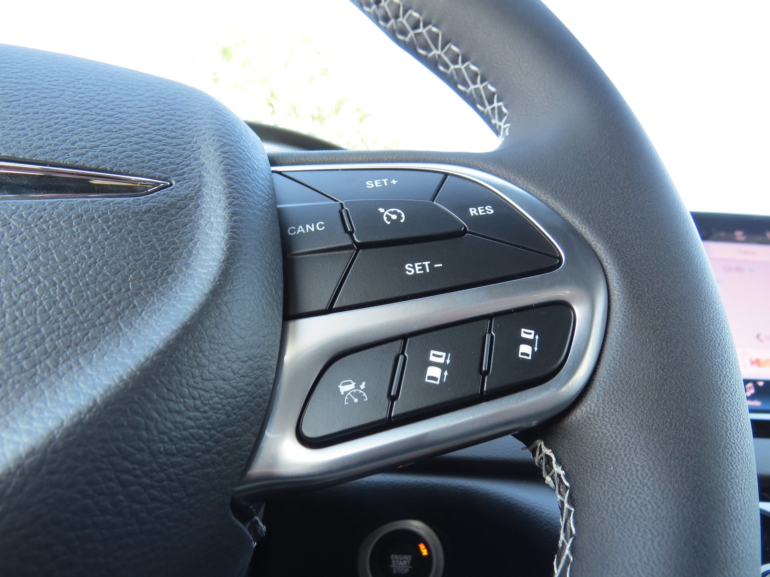 2025 Chrysler Voyager LX - Photo 22