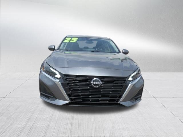 2023 Nissan Altima 2.5 SV photo 2