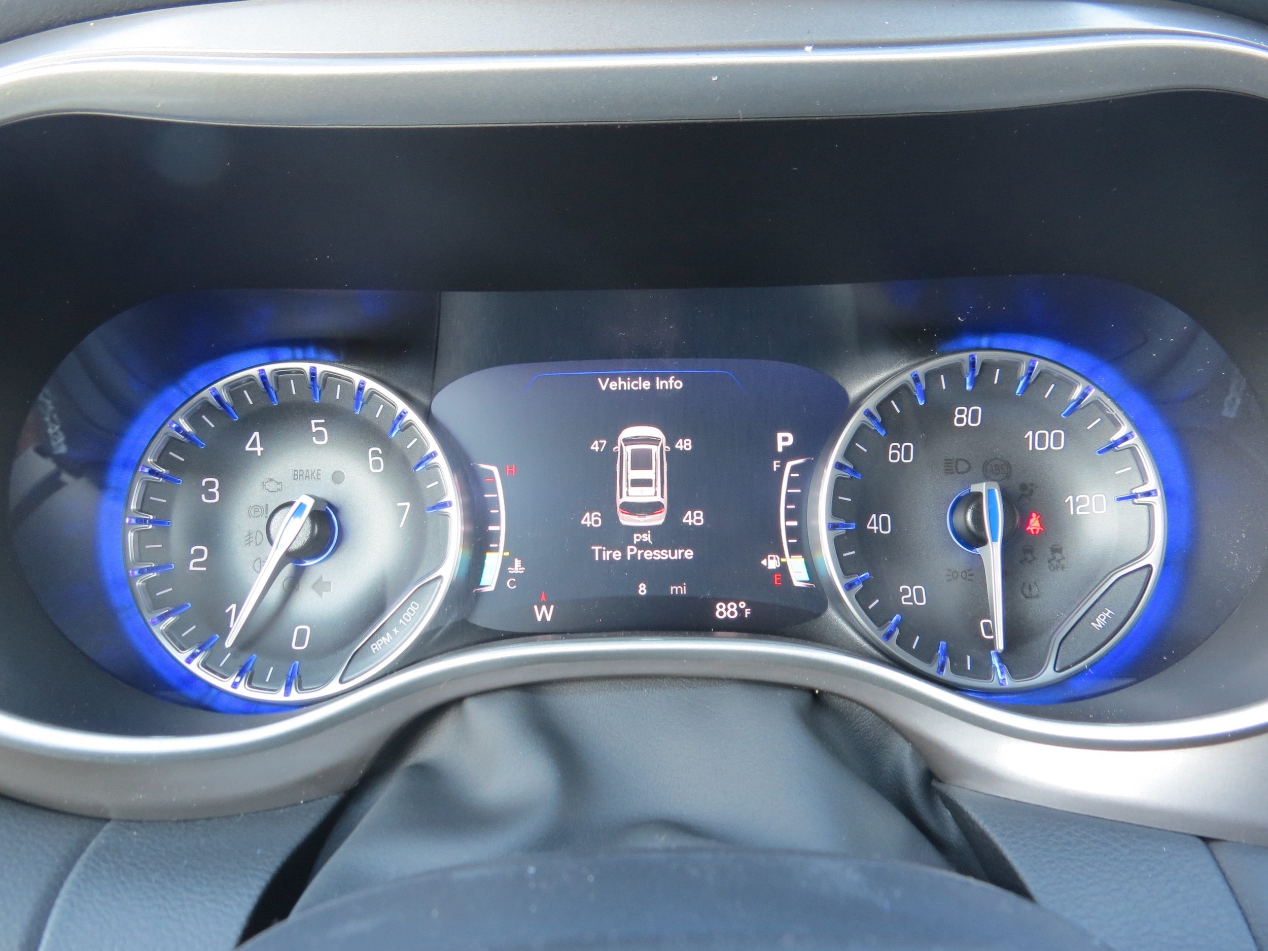 2025 Chrysler Voyager LX - Photo 23