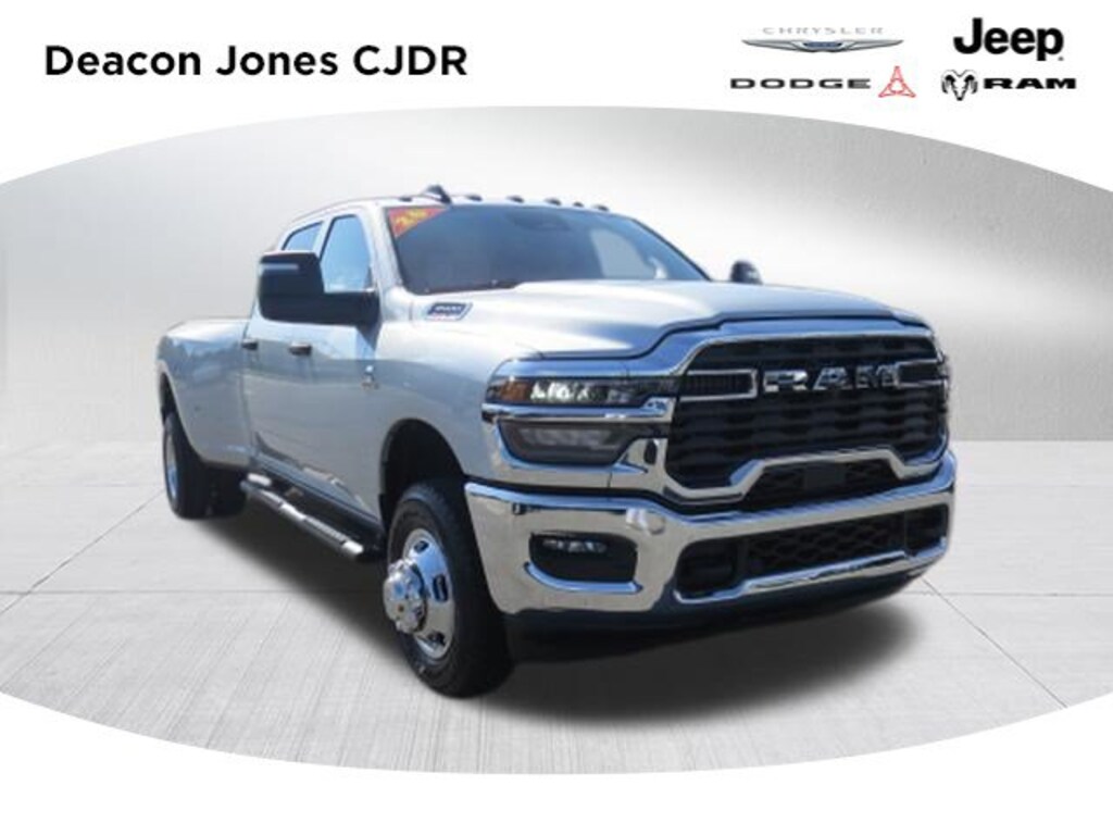 New 2026 Ram 3500 TRADESMAN CREW CAB 4X4 8' BOX Pickup