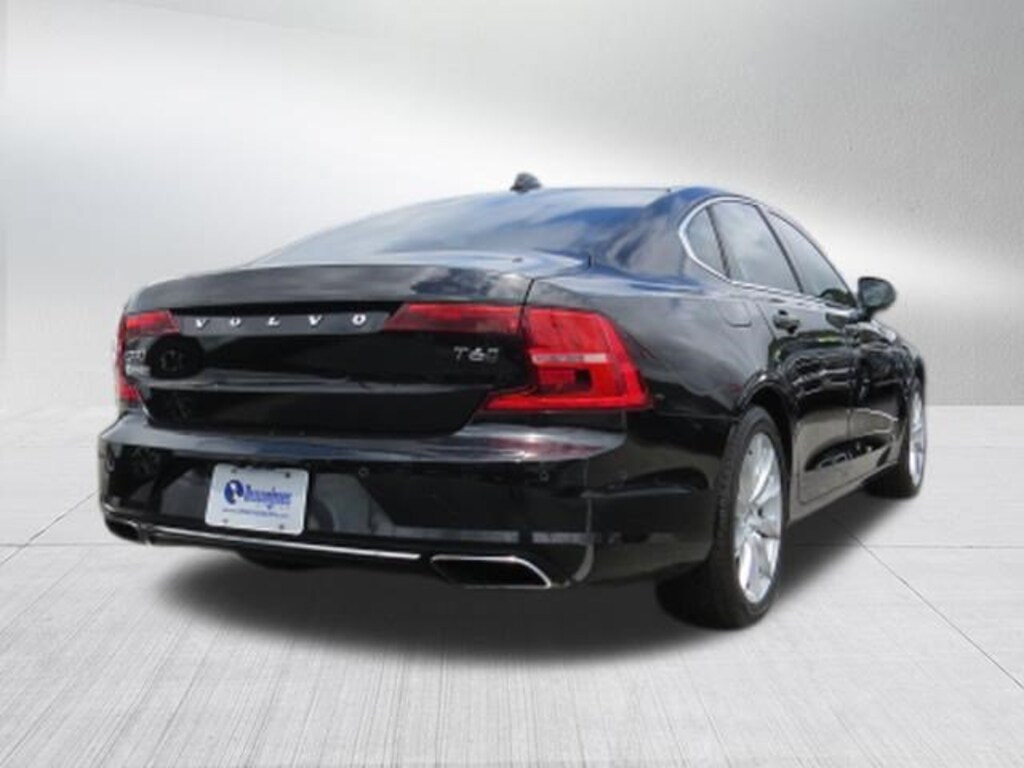 Used 2017 Volvo S90 T6 AWD Momentum Sedan