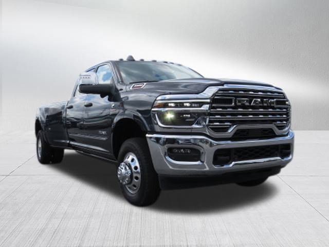 2025 RAM 3500 Limited - Photo 10