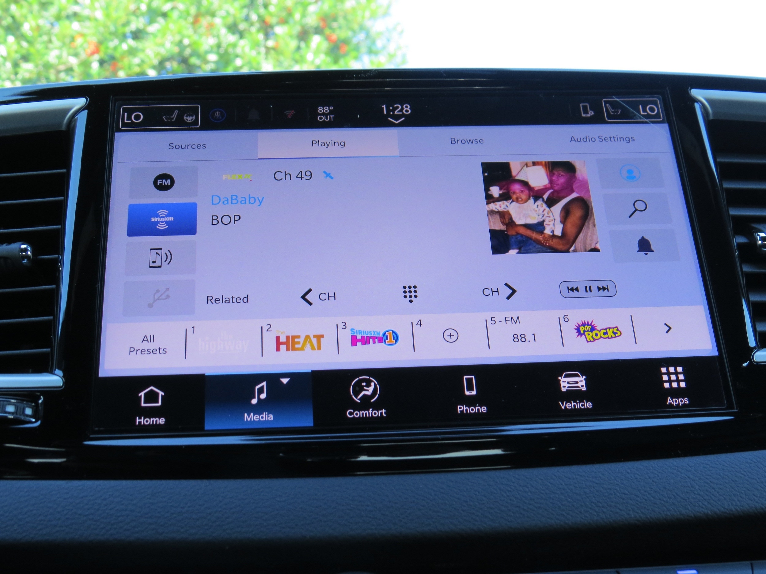 2025 Chrysler Voyager LX - Photo 28